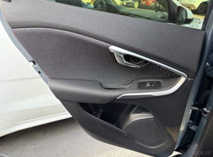 Volvo - V40