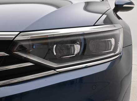 Volkswagen - Passat
