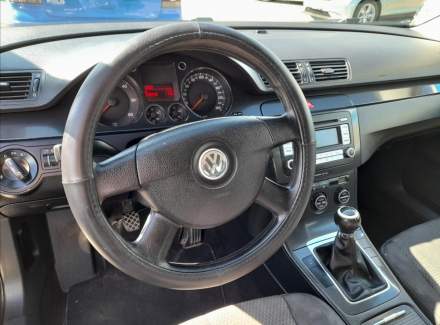 Volkswagen - Passat