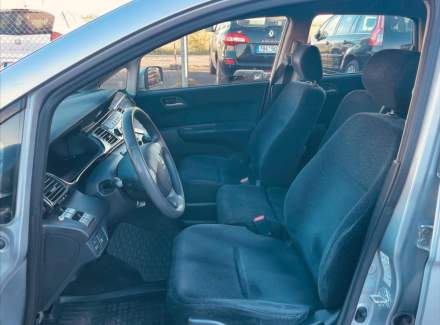 Honda - FR-V