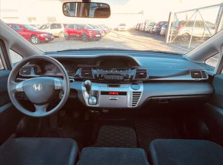 Honda - FR-V
