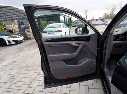Volkswagen - Touareg