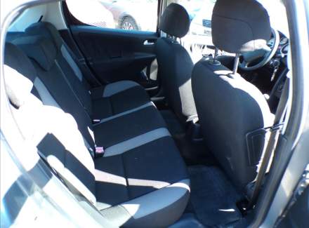 Peugeot - 207