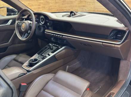 Porsche - 911