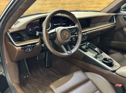 Porsche - 911