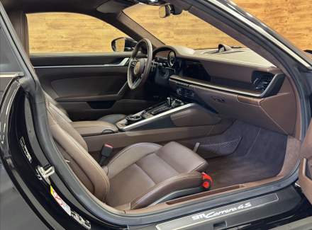 Porsche - 911