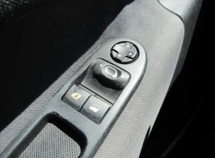 Peugeot - 207