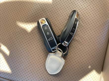 Porsche - Cayenne