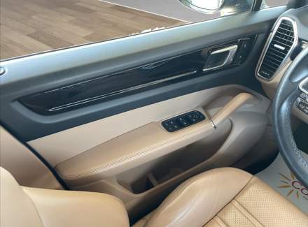 Porsche - Cayenne