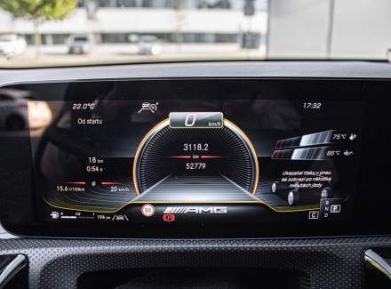 Mercedes-Benz - CLA