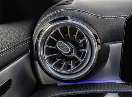 Mercedes-Benz - CLA