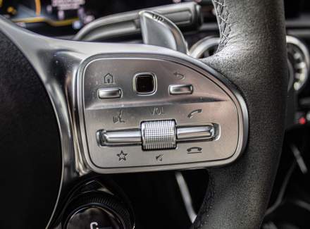 Mercedes-Benz - CLA