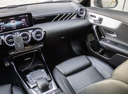 Mercedes-Benz - CLA