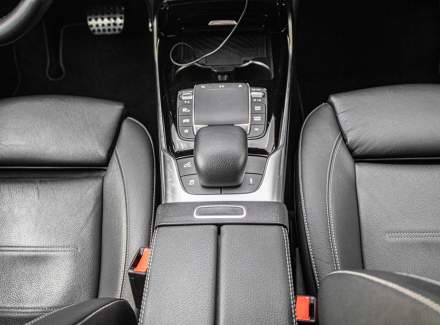 Mercedes-Benz - CLA