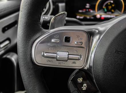 Mercedes-Benz - CLA