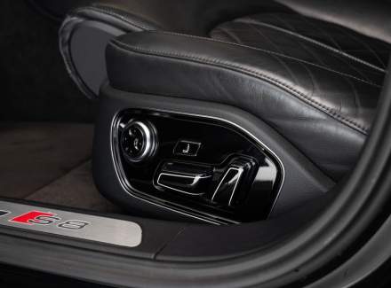 Audi - S8
