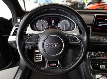 Audi - S8