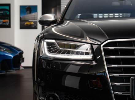 Audi - S8