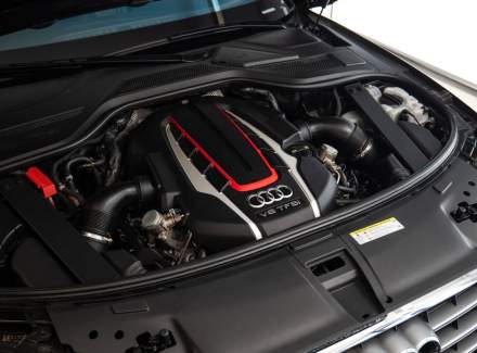 Audi - S8