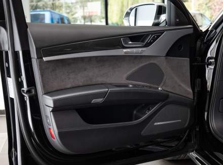 Audi - S8