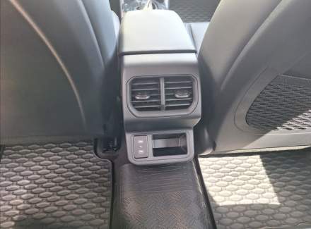 Kia - K4