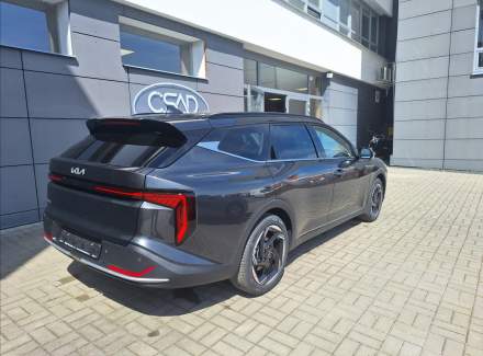 Kia - K4
