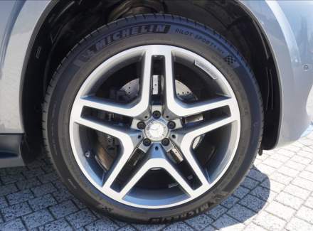 Mercedes-Benz - GLS