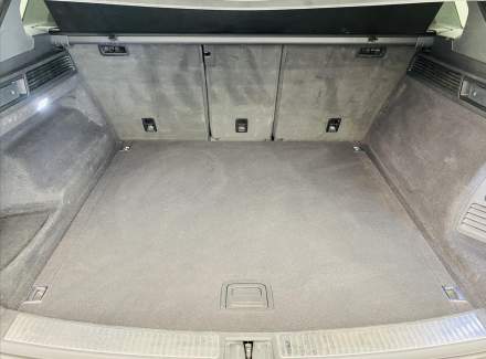 Volkswagen - Touareg
