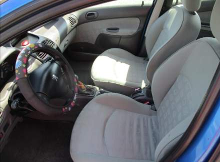 Peugeot - 206