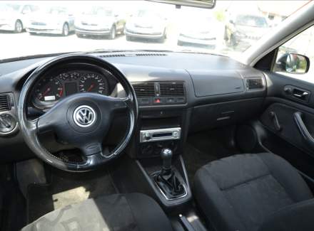 Volkswagen - Golf
