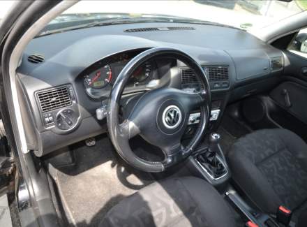 Volkswagen - Golf