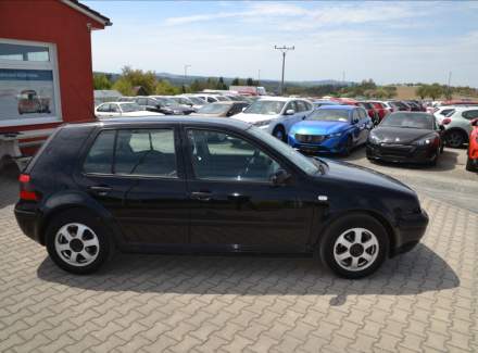 Volkswagen - Golf
