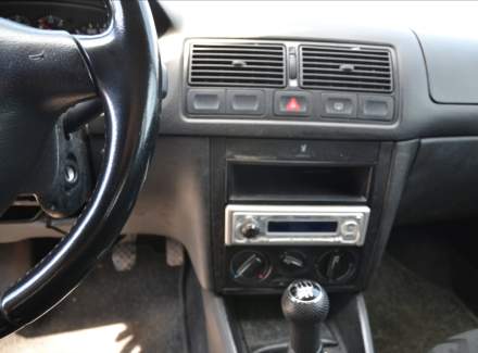 Volkswagen - Golf