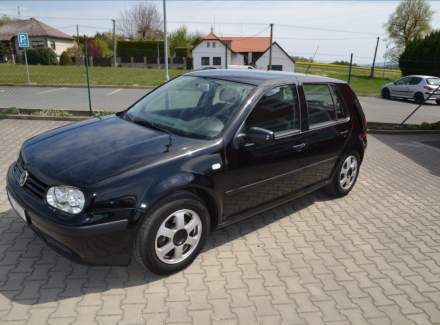 Volkswagen - Golf