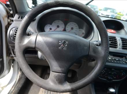 Peugeot - 206