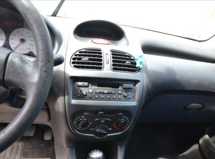 Peugeot - 206