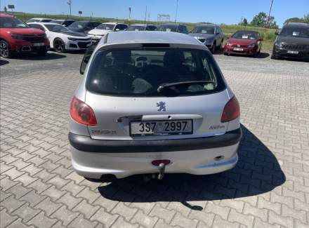 Peugeot - 206