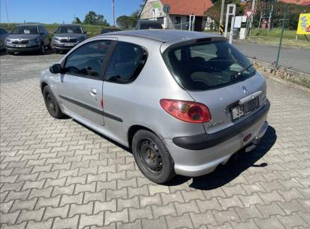 Peugeot - 206