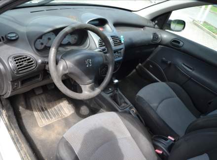 Peugeot - 206