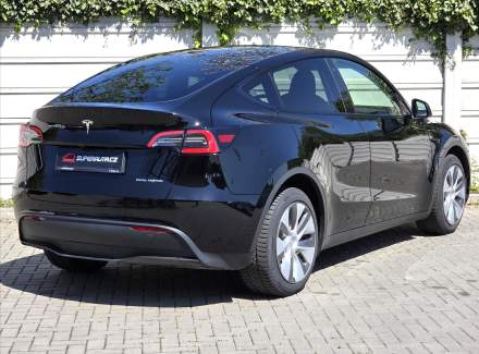 Tesla - Model Y