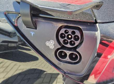 Tesla - Model Y
