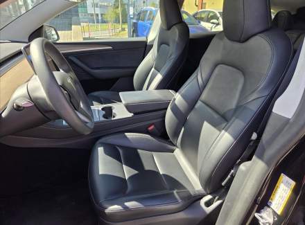 Tesla - Model Y