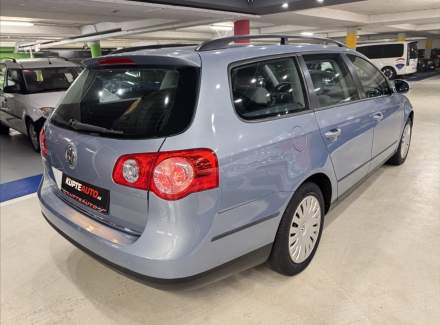 Volkswagen - Passat