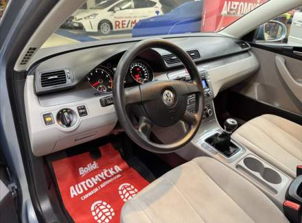 Volkswagen - Passat