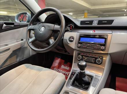 Volkswagen - Passat