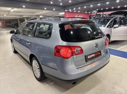 Volkswagen - Passat