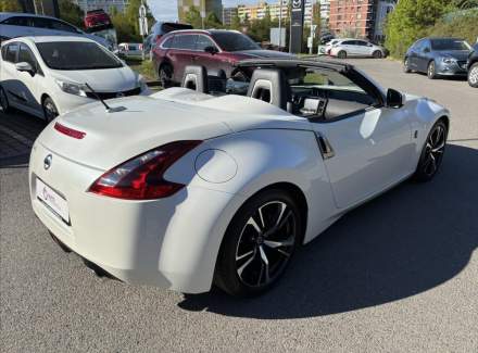 Nissan - 370Z