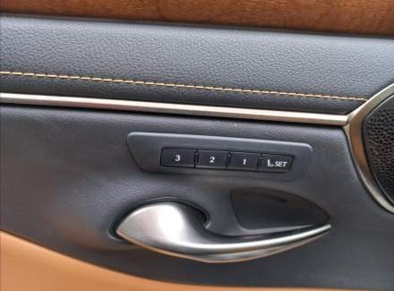 Lexus - ES