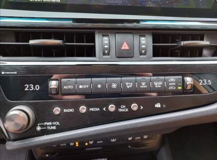 Lexus - ES