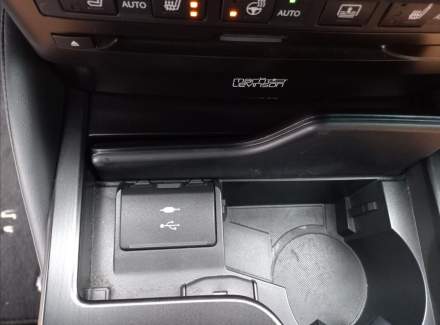 Lexus - ES